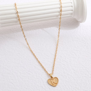 Simple Women&#039;s Heart Letter Necklace Love Pendant Clavicle Chain