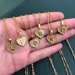 Simple Women&#039;s Heart Letter Necklace Love Pendant Clavicle Chain